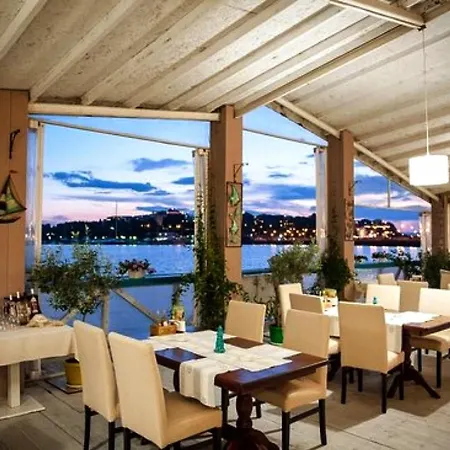 Apolon-6 Sea Breeze Apartment