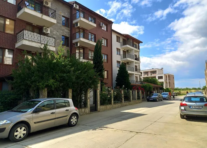 Apolon-7 Sea Breeze Appartamento Nesebar